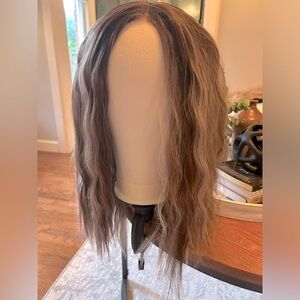 London beach wave mushroom brown with highlights tpart wig futura fibre